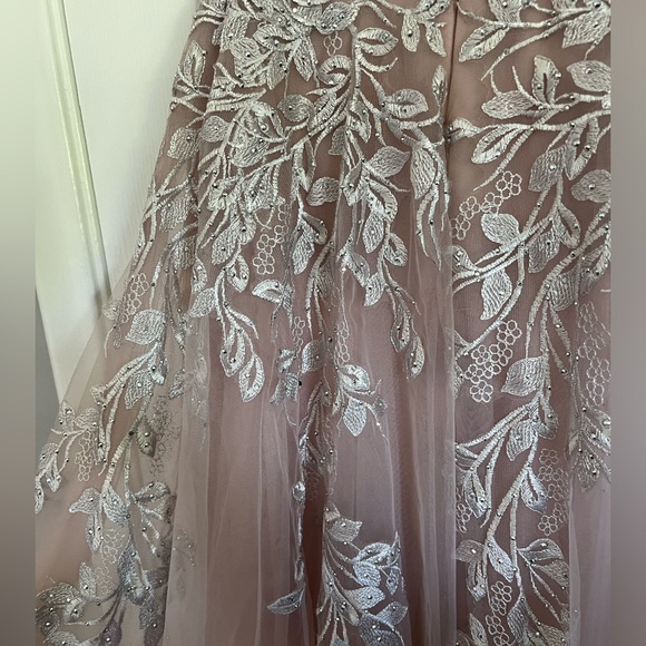 Beautiful elegant dress for any event - Picture 3 of 4